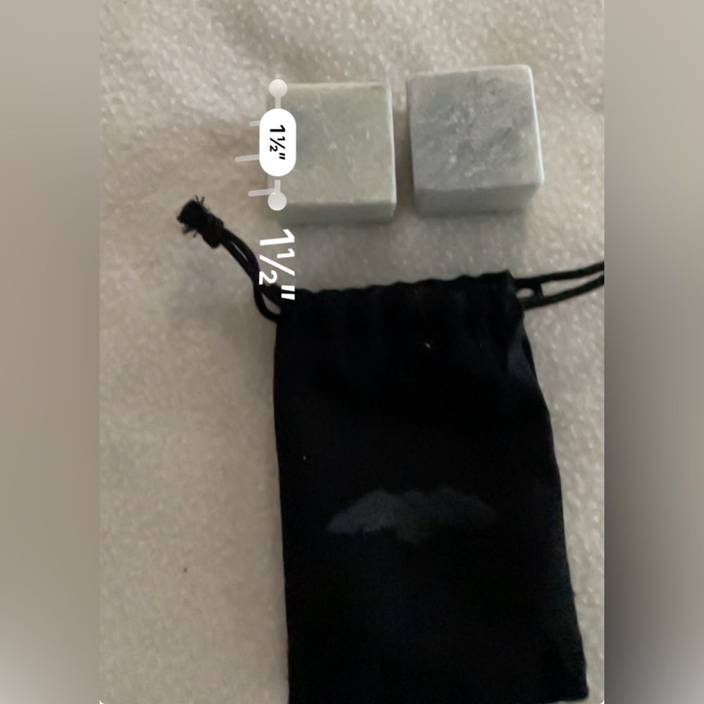 Set of 2 Large 1.5 Inch Whiskey Stones with Drawstring Bag - Picture 4 of 4